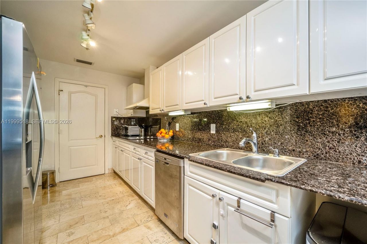 1413 Sunset Harbour Dr, Unit 209, Miami Beach, FL 33139 Photo