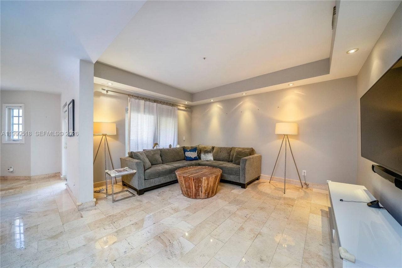 1413 Sunset Harbour Dr, Unit 209, Miami Beach, FL 33139 Photo