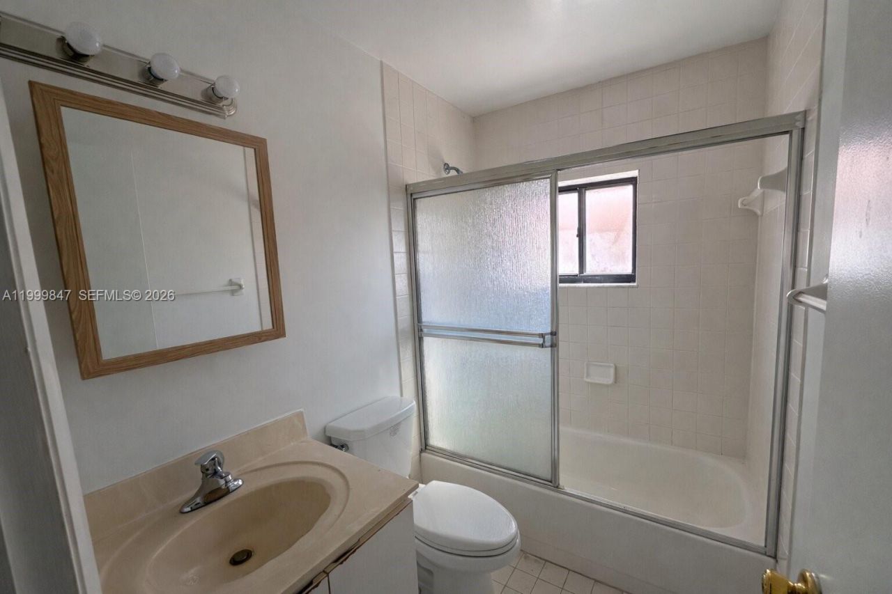 7891 W 29th Way, Unit 202, Hialeah, FL 33018 Photo