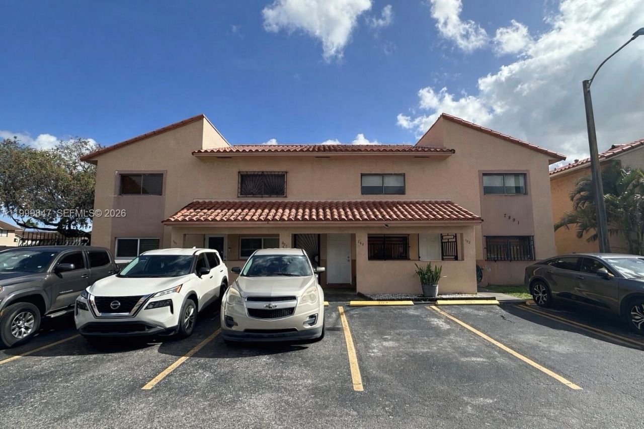 7891 W 29th Way, Unit 202, Hialeah, FL 33018 Photo