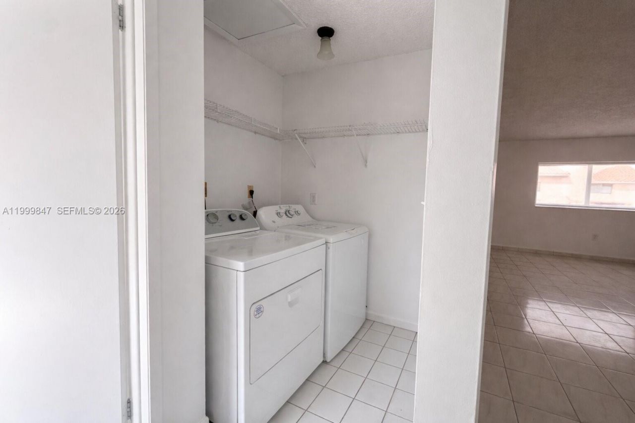 7891 W 29th Way, Unit 202, Hialeah, FL 33018 Photo