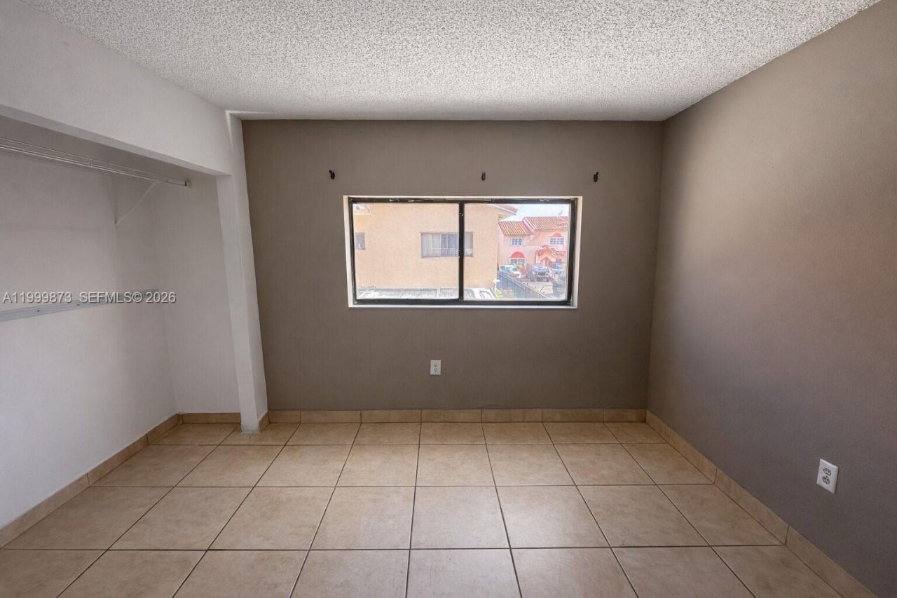 7952 W 29th Way, Unit 202, Hialeah, FL 33018 Photo