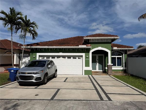 20009 NW 80th Ave, Hialeah, FL 33015