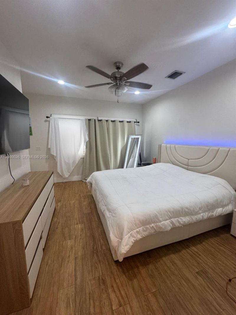 20009 NW 80th Ave, Hialeah, FL 33015 Photo