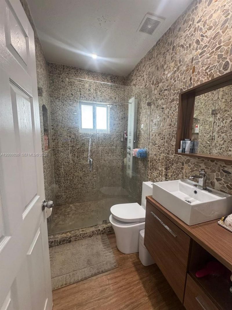 20009 NW 80th Ave, Hialeah, FL 33015 Photo