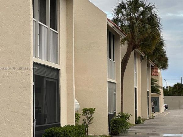 1428 SE 4th Ave, Unit 247, Deerfield Beach, FL 33441