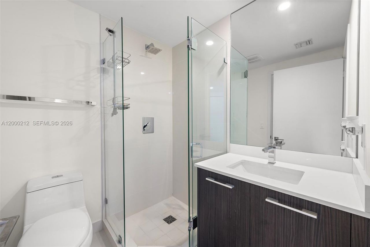 45 SW 9th St, Unit 4006, Miami, FL 33130 Photo