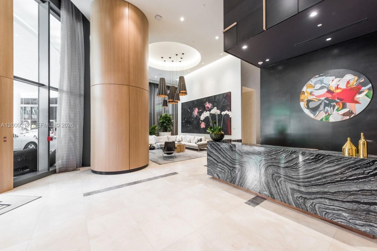 45 SW 9th St, Unit 4006, Miami, FL 33130 Photo