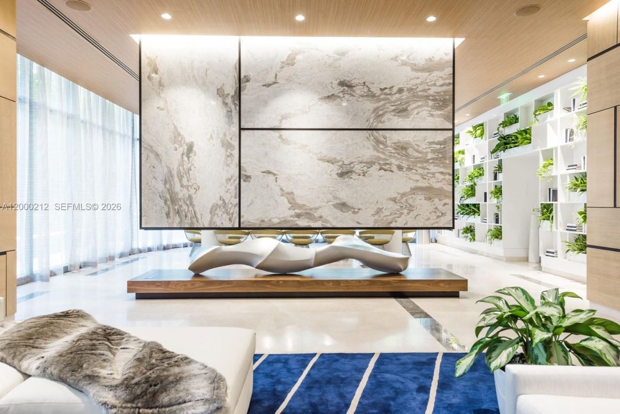 45 SW 9th St, Unit 4006, Miami, FL 33130 Photo