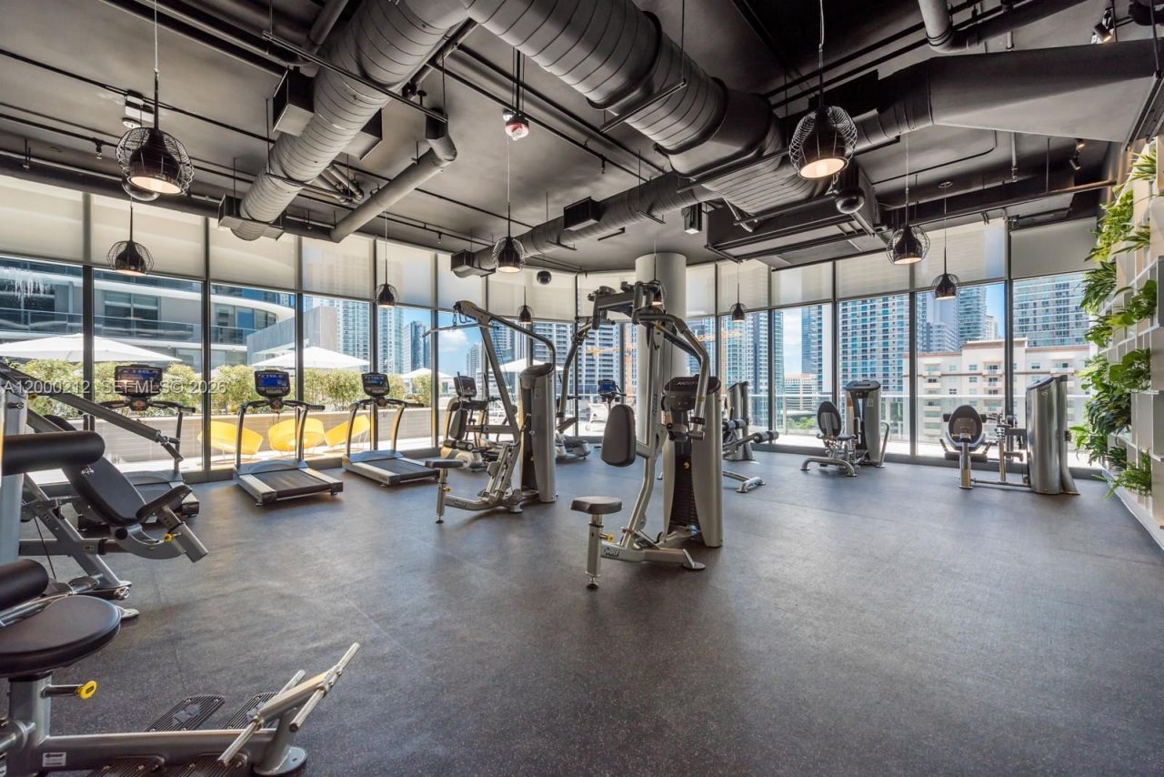 45 SW 9th St, Unit 4006, Miami, FL 33130 Photo