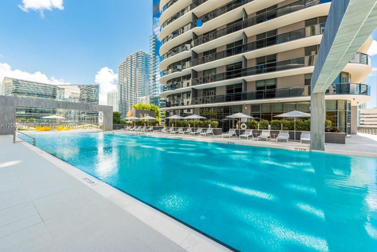 45 SW 9th St, Unit 4006, Miami, FL 33130 Photo