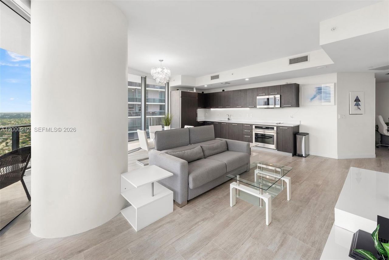 45 SW 9th St, Unit 4006, Miami, FL 33130 Photo