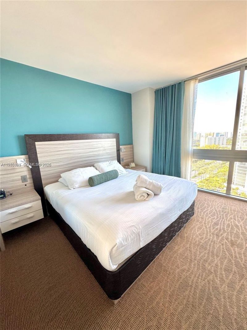 18683 Collins Av, Unit 2306, Sunny Isles Beach, FL 33160 Photo