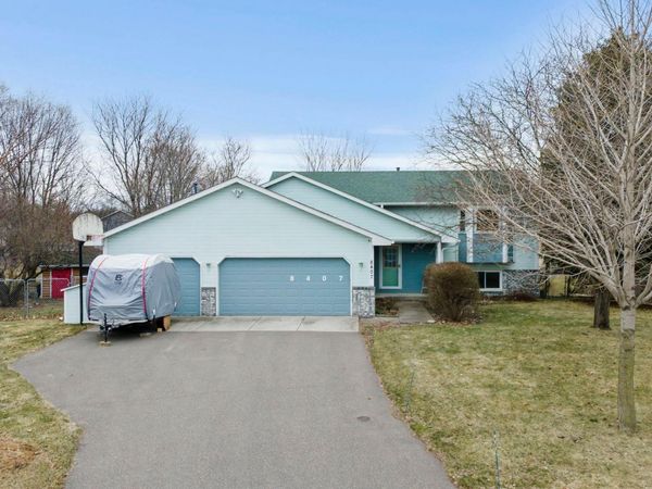 8407 Norway Street NW, Coon Rapids, MN 55433