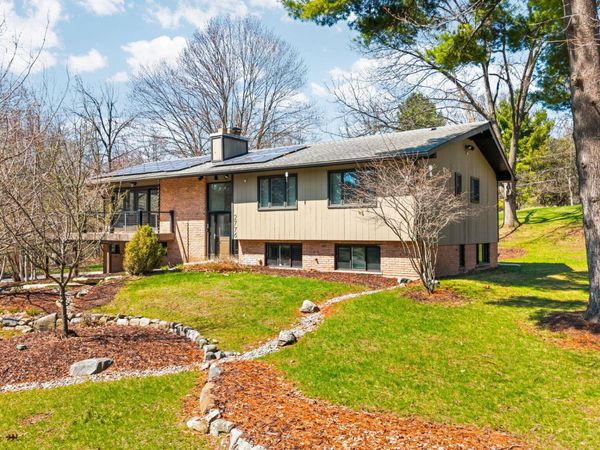 2776 Daleview Drive, Ann Arbor, MI 48105