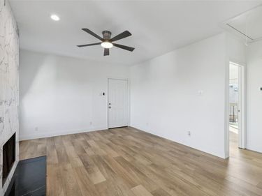 8750 Park Lane, Unit Bldg. C Un, Dallas, TX 75231