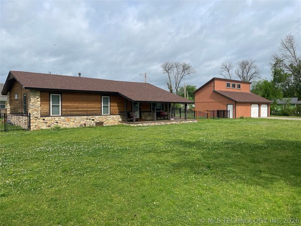 501 N Dorothy Avenue , Claremore, OK 74017