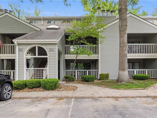 8810 W 106 Terrace, Overland Park, KS 66212