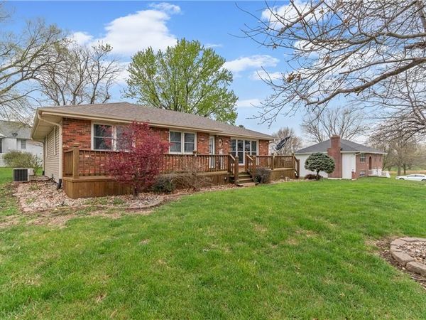 1211 Park Avenue, Cameron, MO 64429