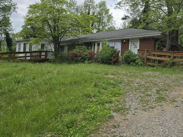 130 Sunshine Drive, Rocky Top, TN 37769