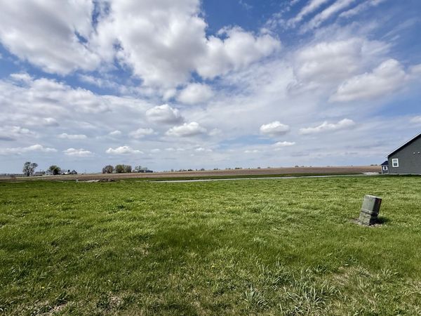 216 Northpointe Drive , Gifford, IL 61847