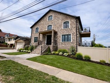 168-19 12 road , Beechhurst, NY 11357