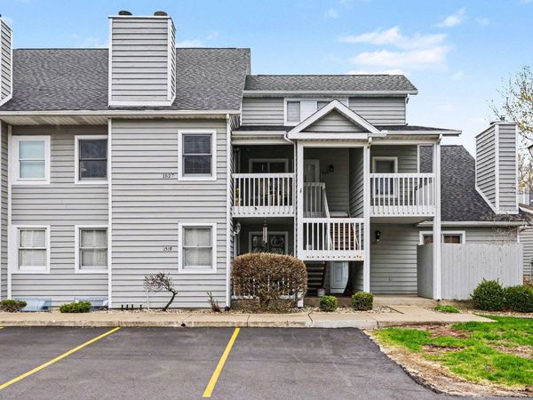 1527 N Oakhill Drive, South Bend, IN 46637