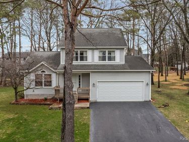 360 Arbor Pine Drive, Ortonville Vlg, MI 48462