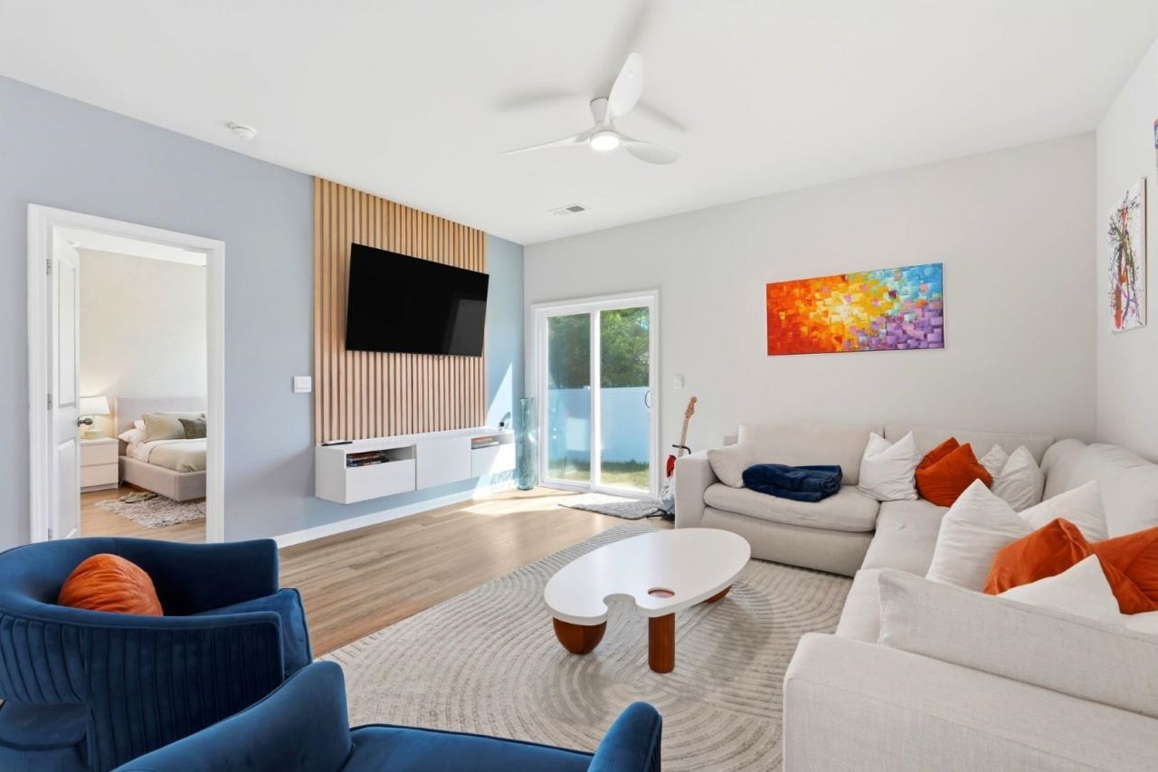 1226 Sennema Circle Photo 5