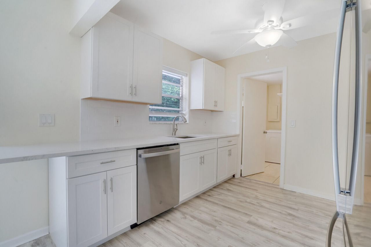 3800 Calvin Avenue, West Palm Beach, FL 33407 Photo