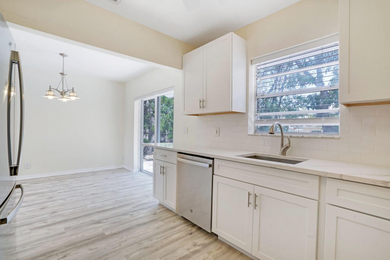 3800 Calvin Avenue, West Palm Beach, FL 33407 Photo