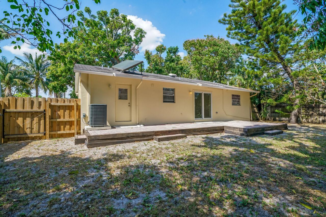 3800 Calvin Avenue, West Palm Beach, FL 33407 Photo