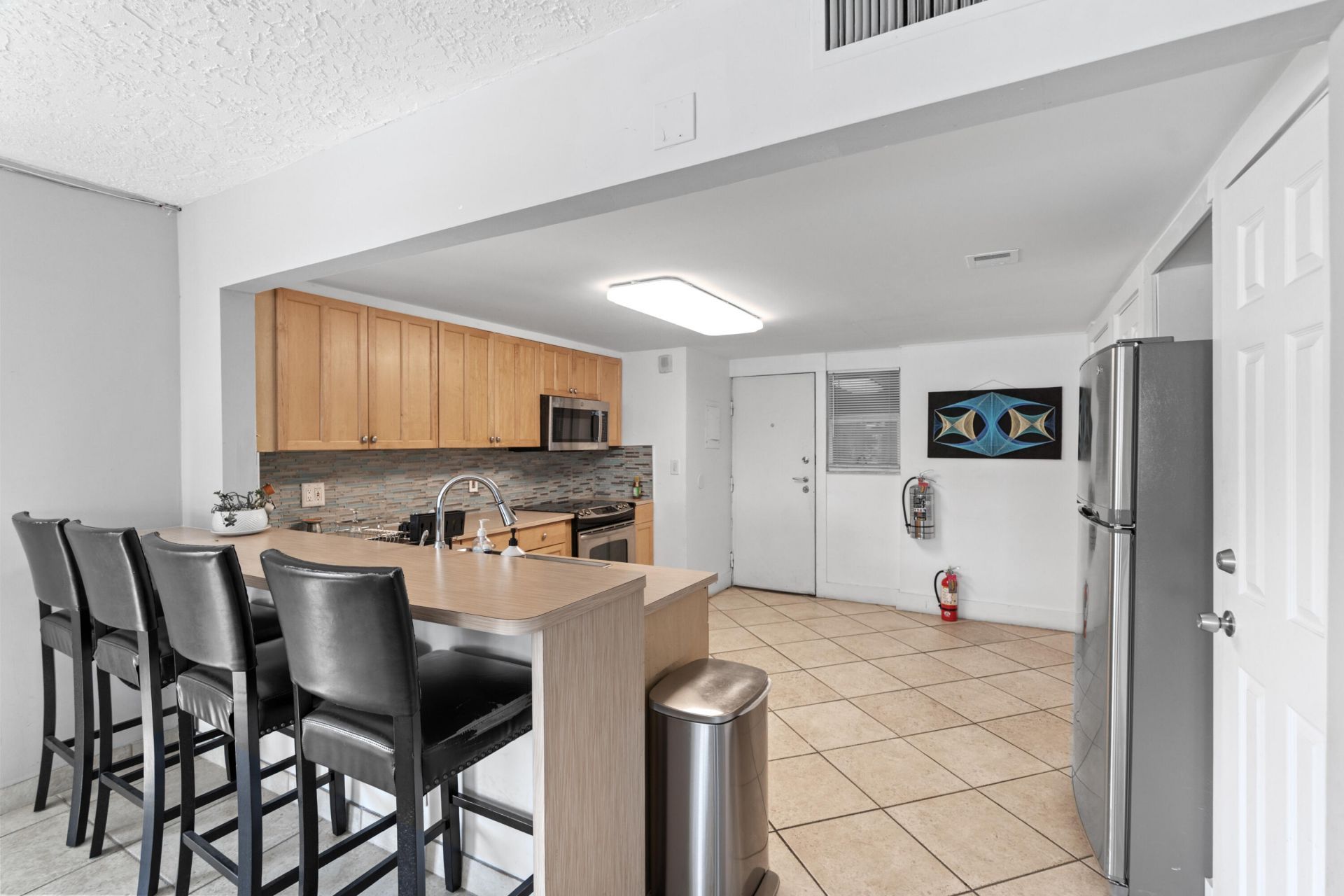 121 Golden Isles Drive, Unit Ph1, Hallandale Beach, FL 33009 Photo