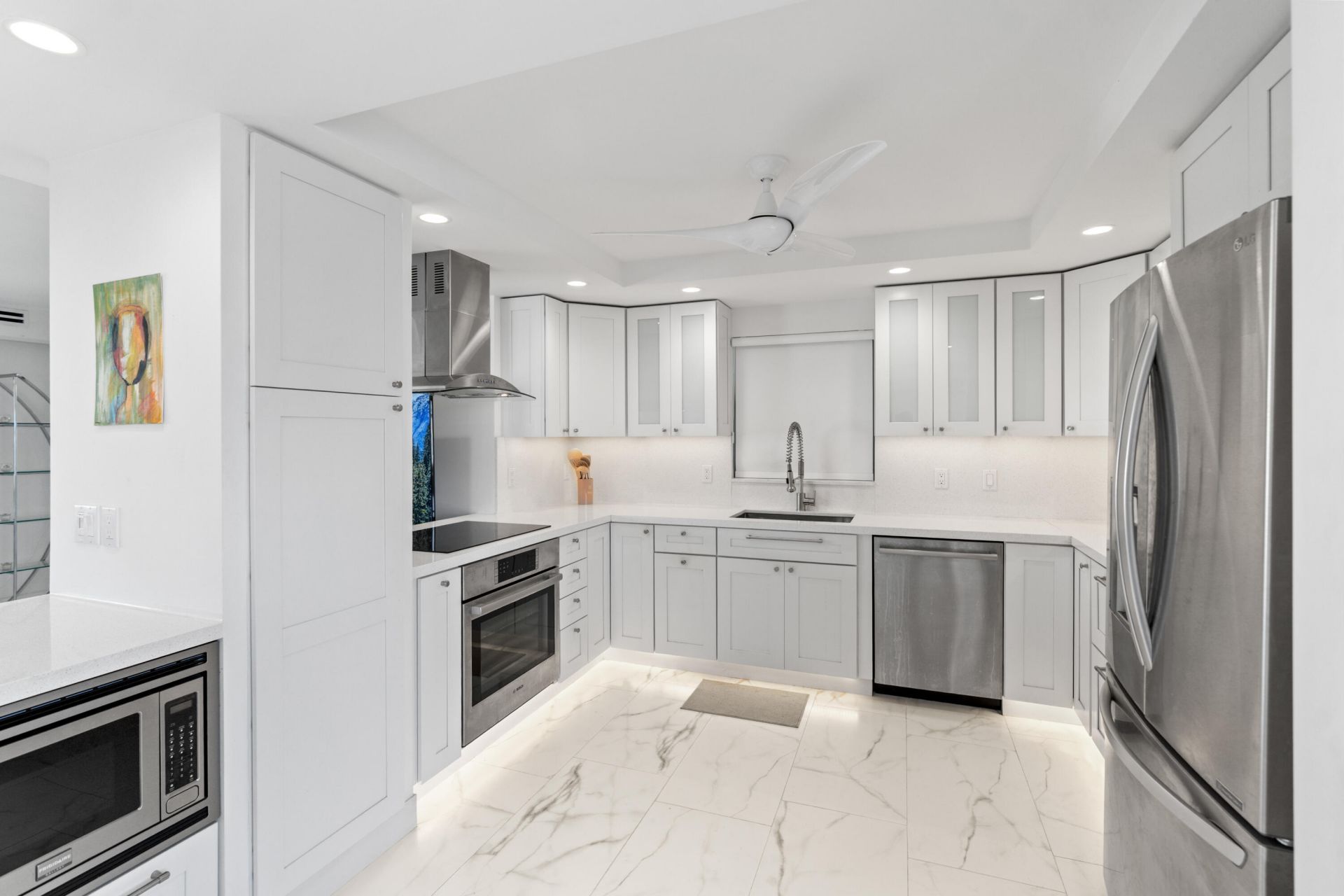 121 Golden Isles Drive, Unit Ph1, Hallandale Beach, FL 33009 Photo