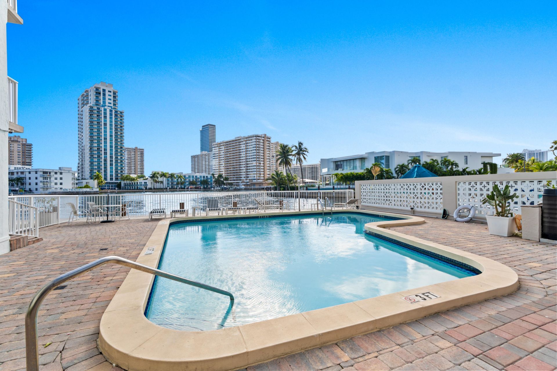 121 Golden Isles Drive, Unit Ph1, Hallandale Beach, FL 33009 Photo