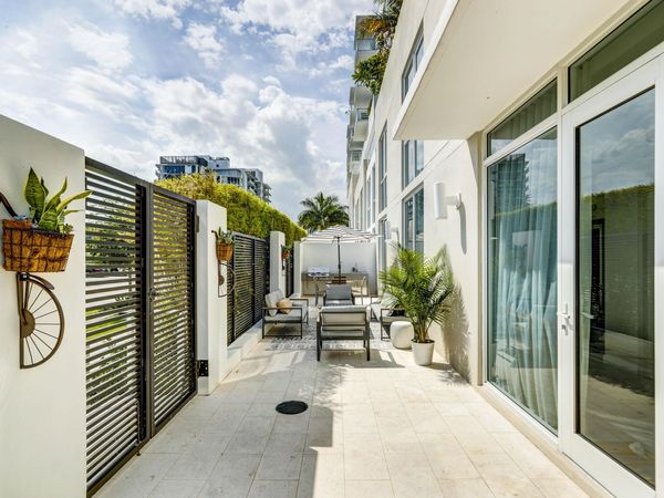401 N Birch Road, Unit Th3, Fort Lauderdale, FL 33304