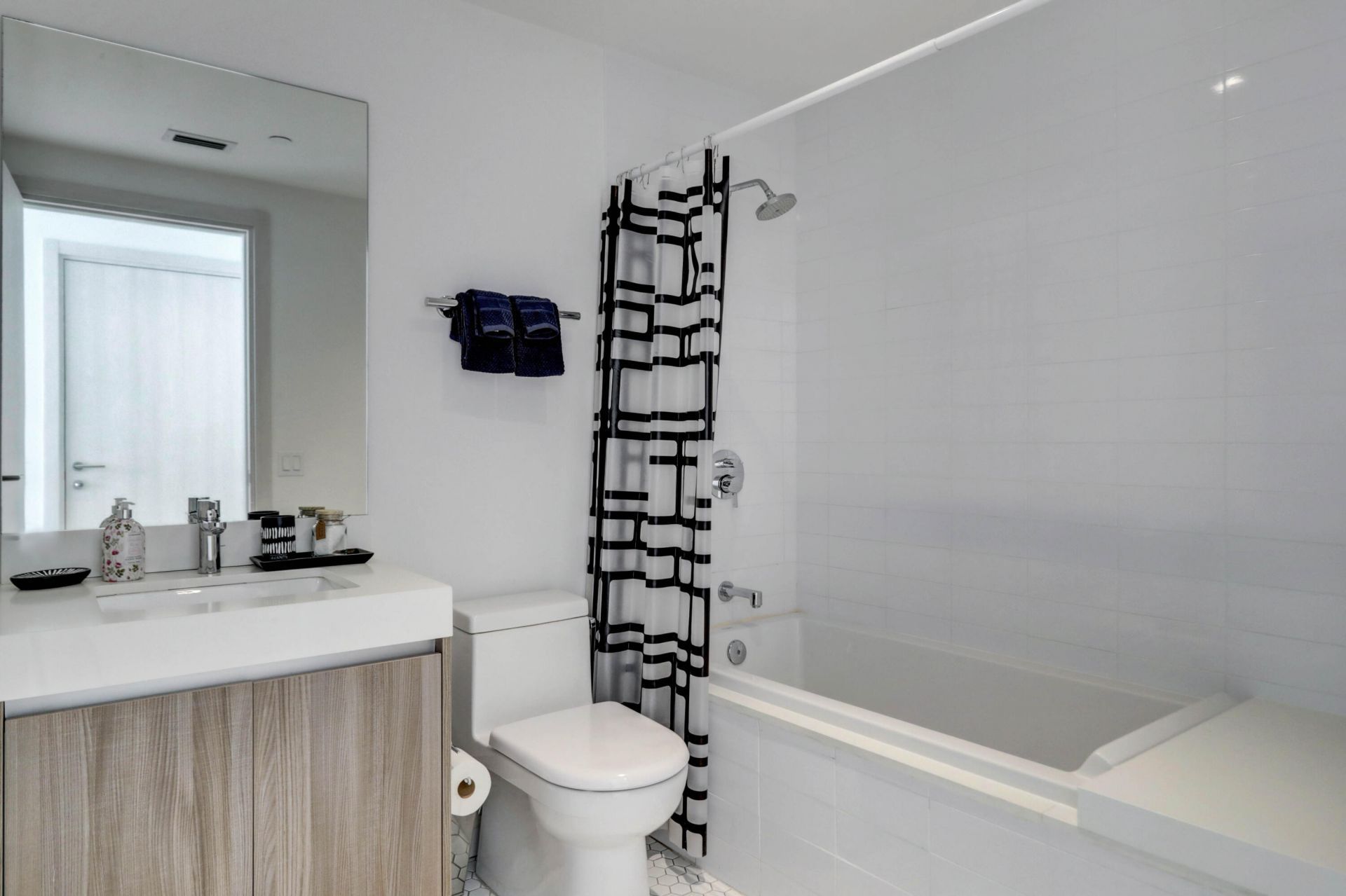 401 N Birch Road, Unit Th3, Fort Lauderdale, FL 33304 Photo