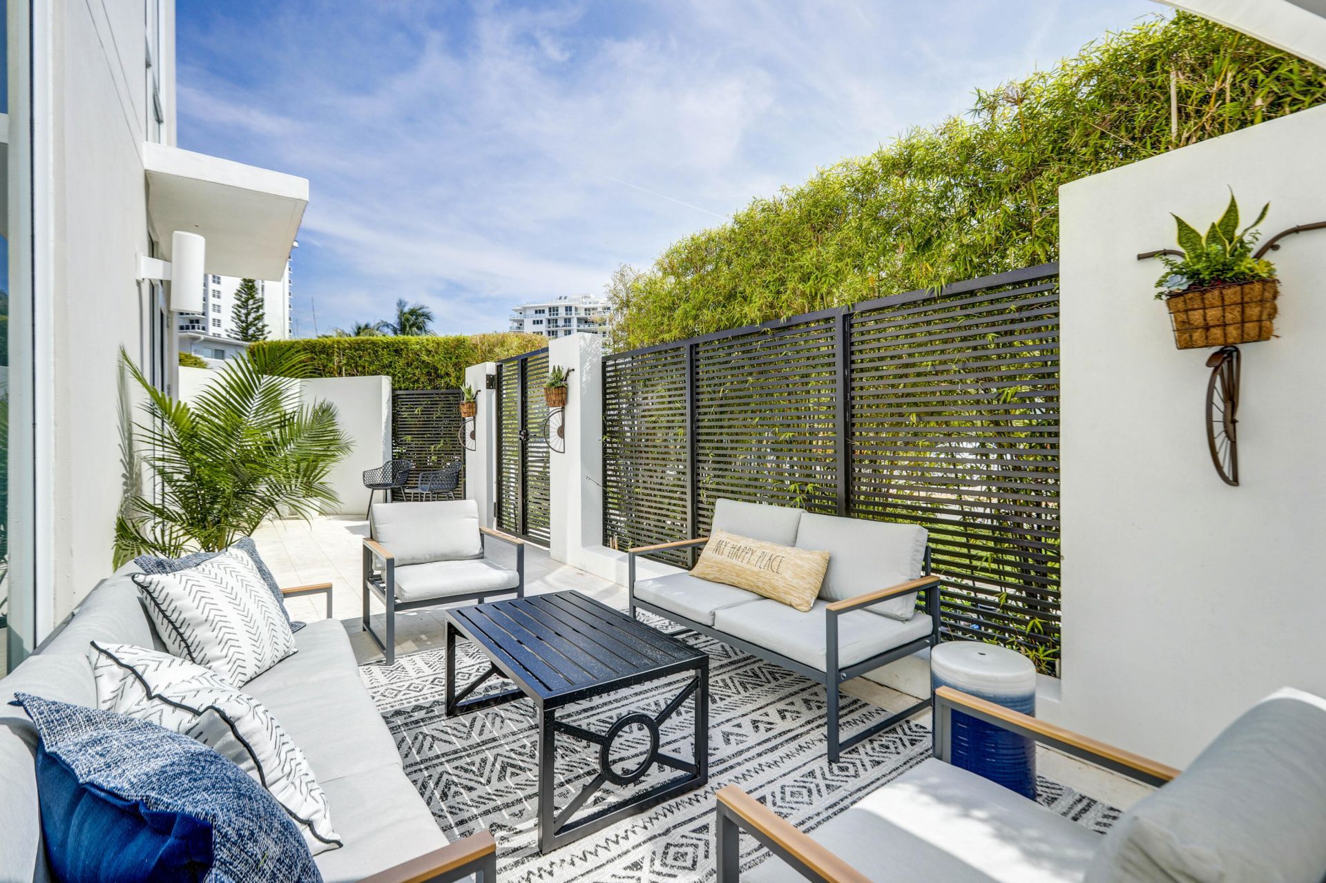 401 N Birch Road, Unit Th3, Fort Lauderdale, FL 33304 Photo