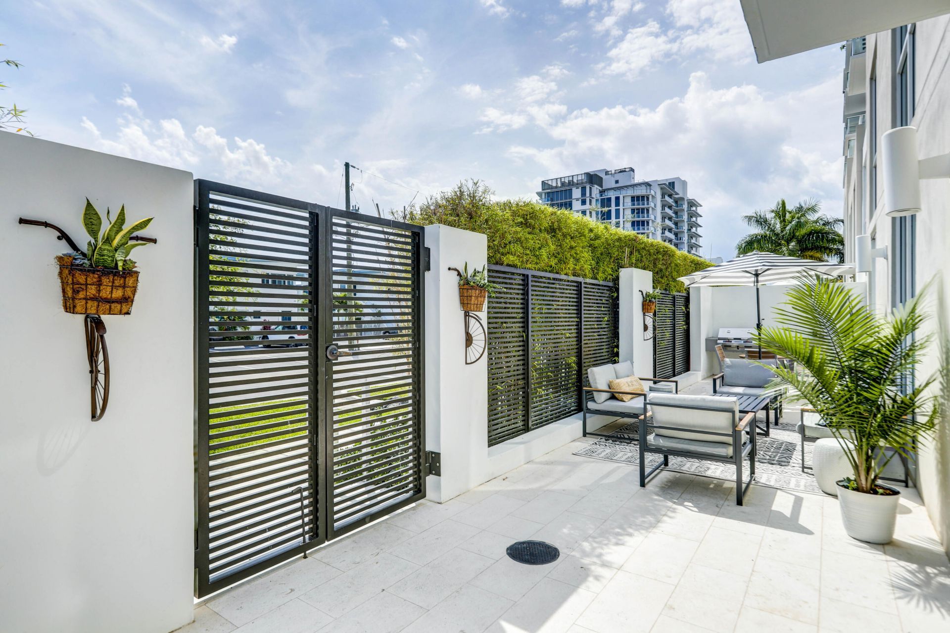 401 N Birch Road, Unit Th3, Fort Lauderdale, FL 33304 Photo