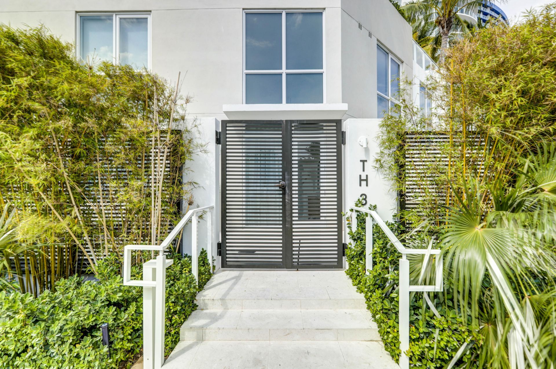 401 N Birch Road, Unit Th3, Fort Lauderdale, FL 33304 Photo