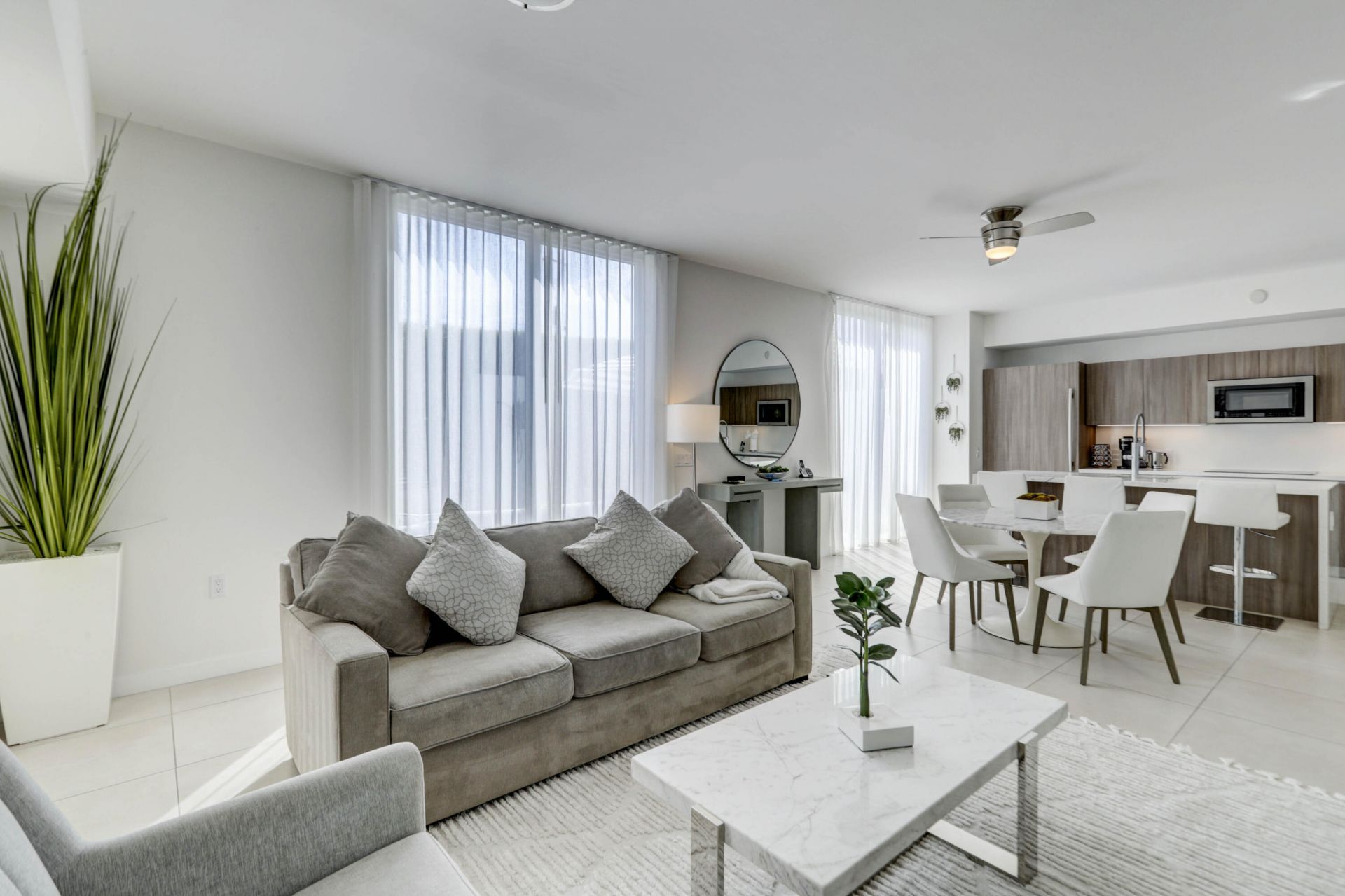 401 N Birch Road, Unit Th3, Fort Lauderdale, FL 33304 Photo