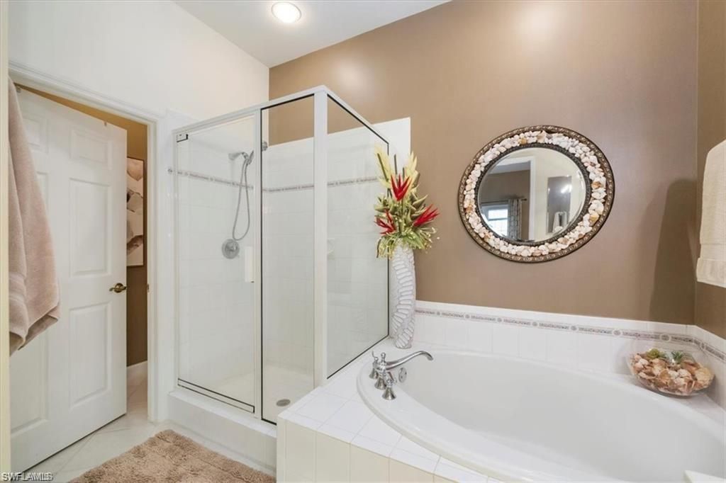 14530 Red Fox Run, Unit 212, Naples, FL 34110 Photo