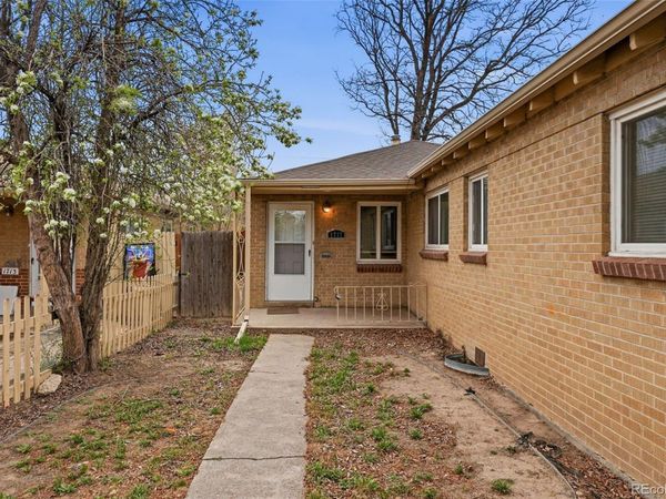 1717 Clinton Street, Aurora, CO 80010