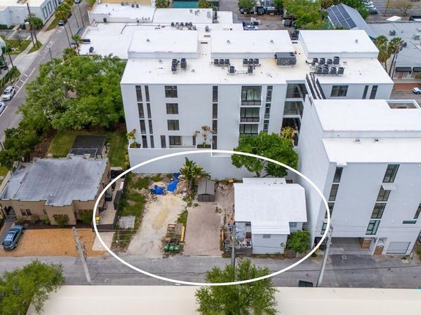 420 KUMQUAT COURT , SARASOTA, FL 34236