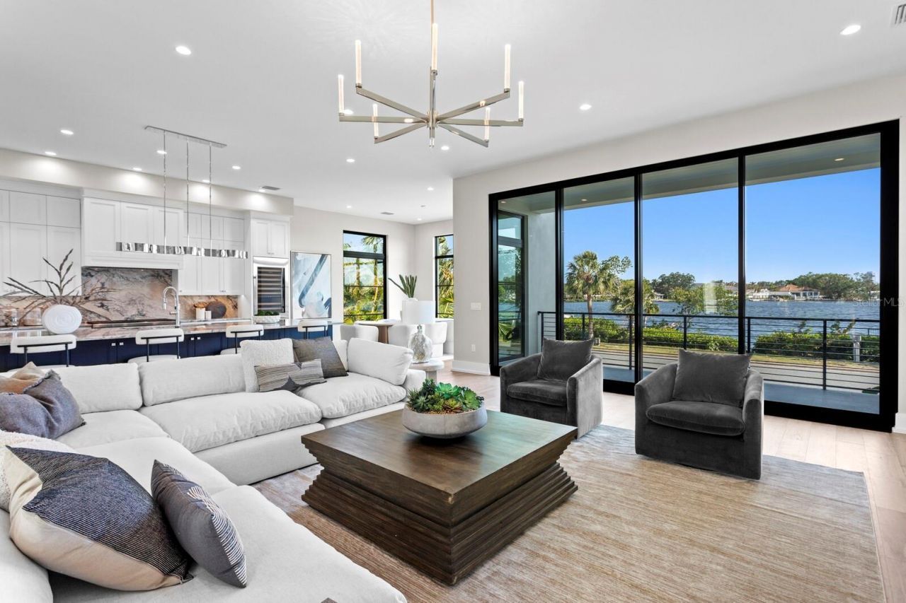 337 Coffee Pot Drive Ne, Saint Petersburg, FL 33704 Photo