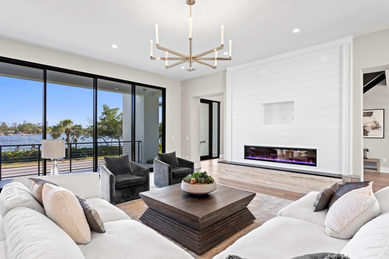 337 Coffee Pot Drive Ne, Saint Petersburg, FL 33704 Photo