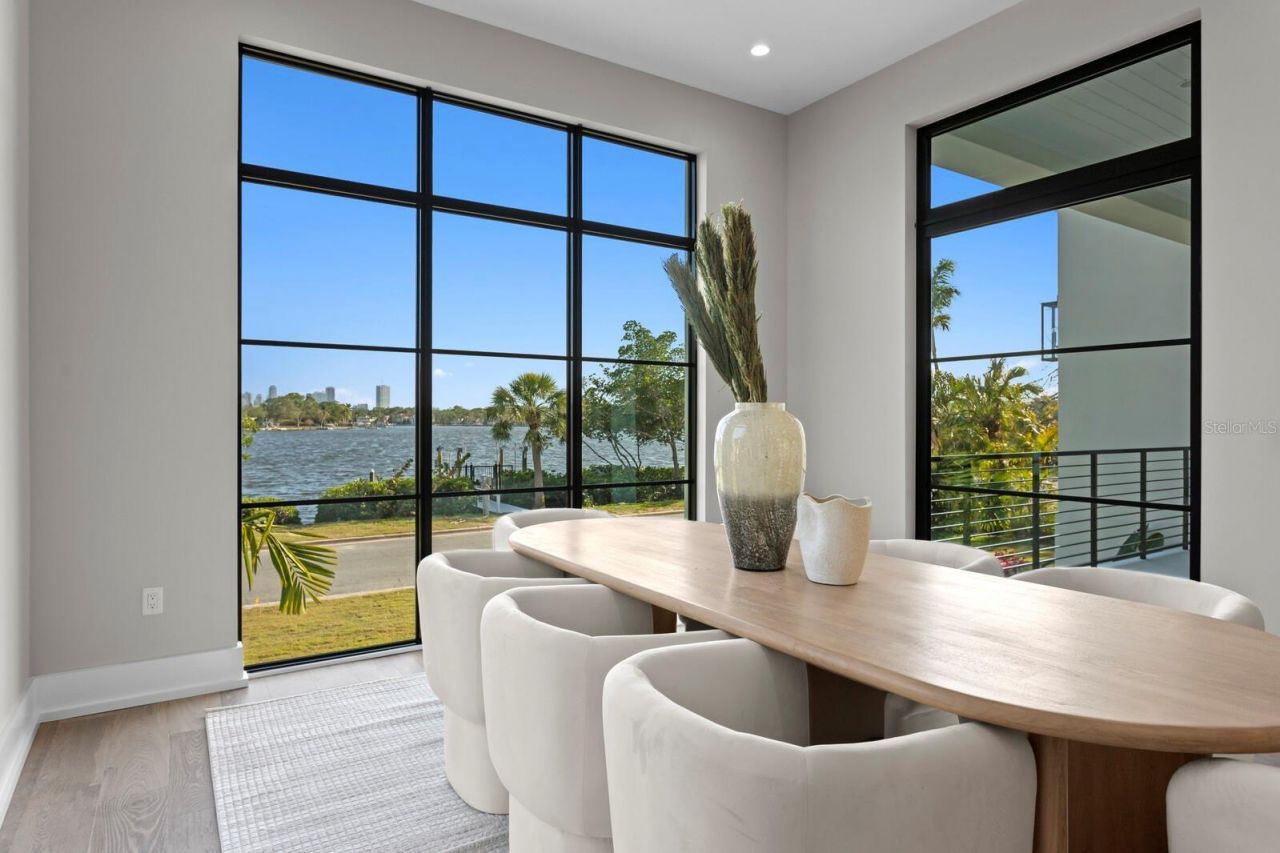 337 Coffee Pot Drive Ne, Saint Petersburg, FL 33704 Photo