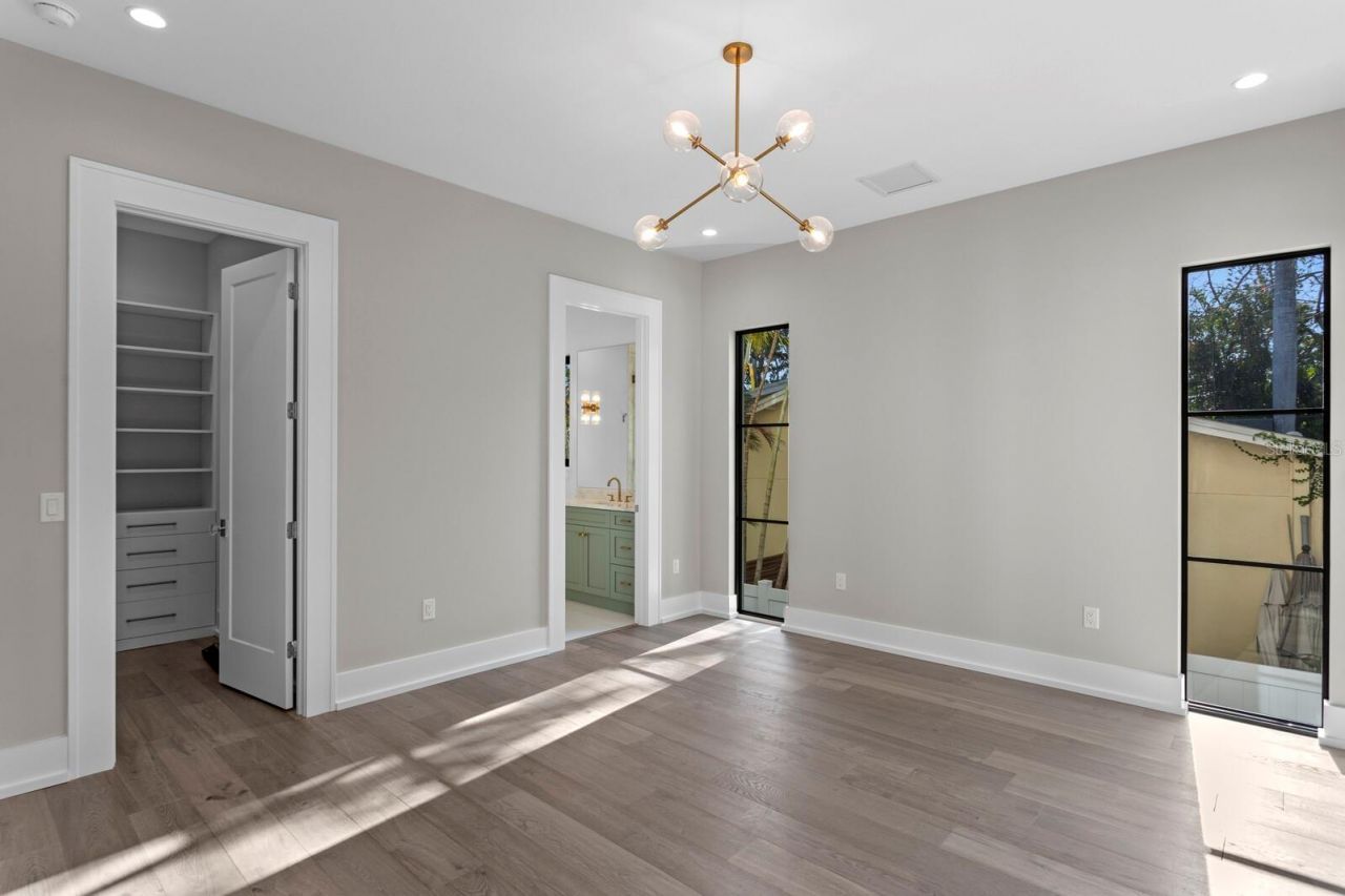 337 Coffee Pot Drive Ne, Saint Petersburg, FL 33704 Photo