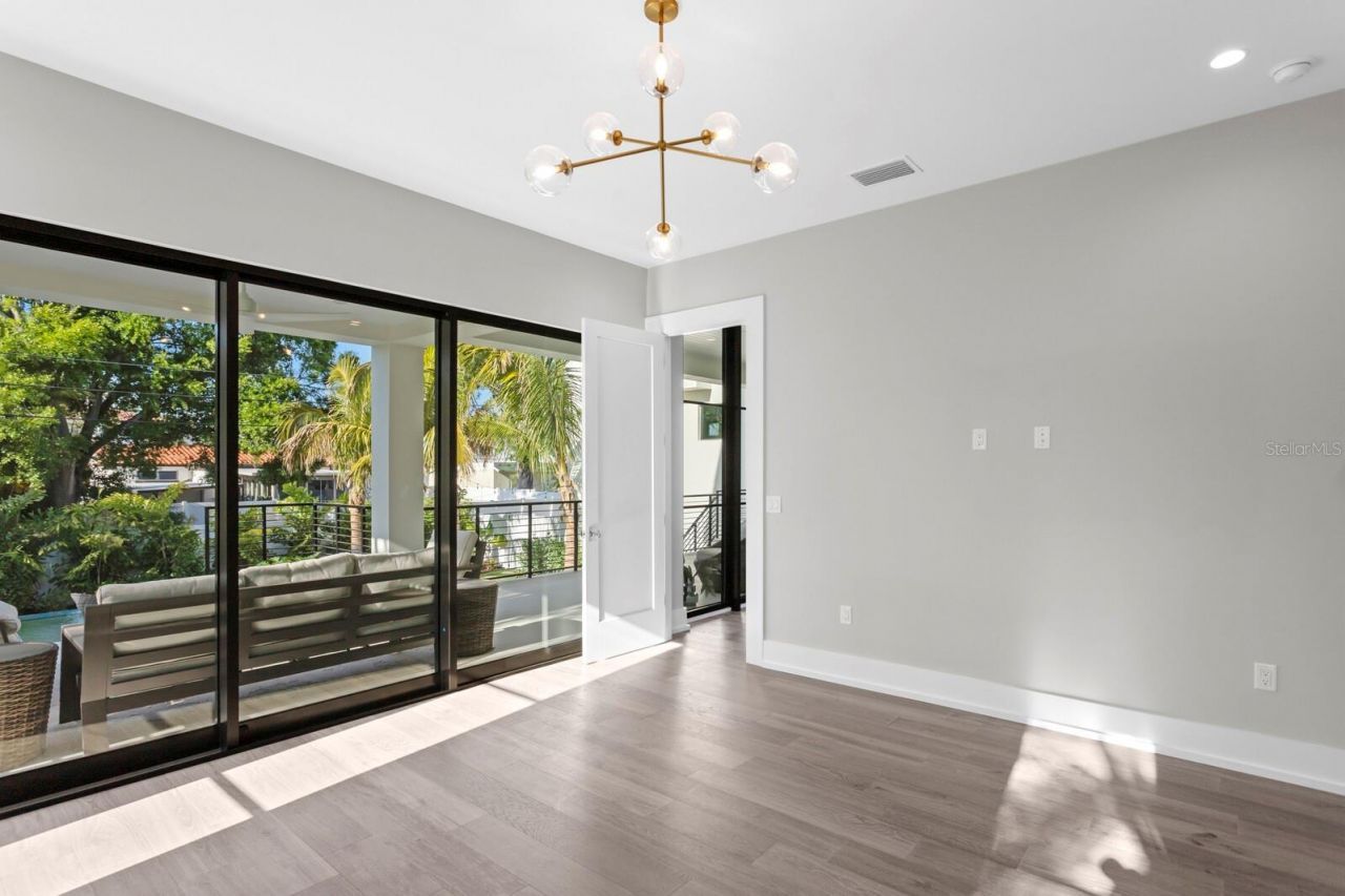 337 Coffee Pot Drive Ne, Saint Petersburg, FL 33704 Photo