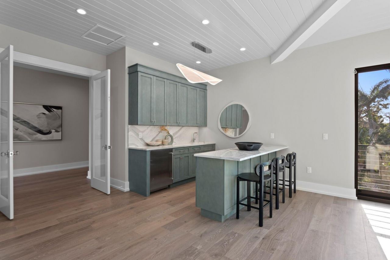 337 Coffee Pot Drive Ne, Saint Petersburg, FL 33704 Photo